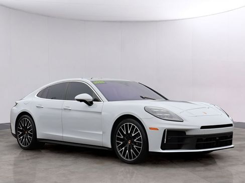 Certified 2025 Porsche Panamera 4 image 11