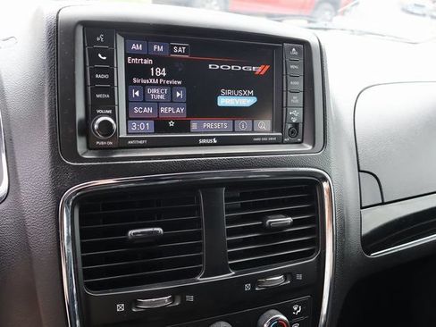 Used 2015 Dodge Grand Caravan SE FWD image 28