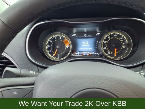 Used 2021 Jeep Cherokee Trailhawk w/ Technology Group image 17