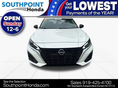 Used 2025 Nissan Altima 2.5 SV FWD image 2