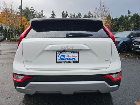 New 2026 Kia Niro LX image 9
