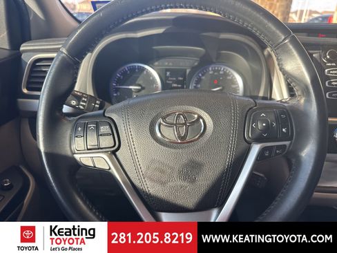 Used 2019 Toyota Highlander XLE image 13