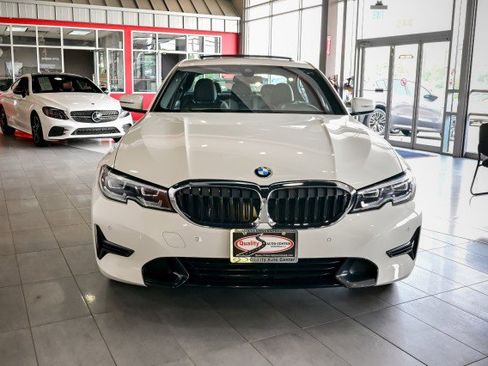 Used 2019 BMW 330i xDrive Sedan w/ Convenience Package image 2