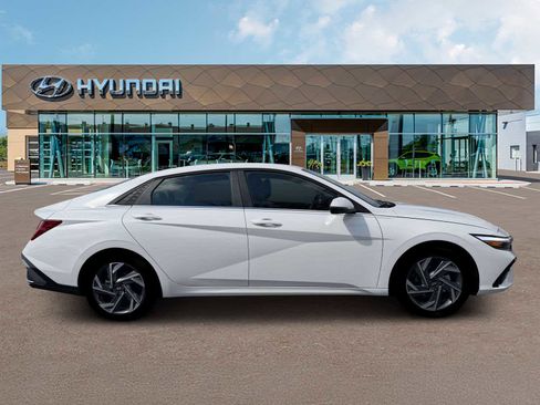 New 2026 Hyundai Elantra Limited image 9