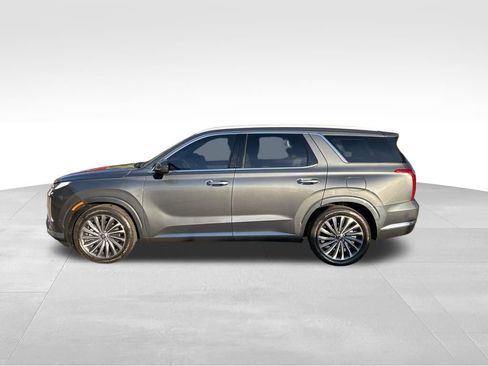 Used 2024 Hyundai Palisade Calligraphy image 2