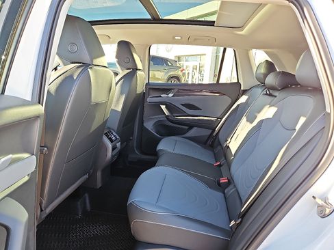 New 2026 Volkswagen Tiguan SE image 10