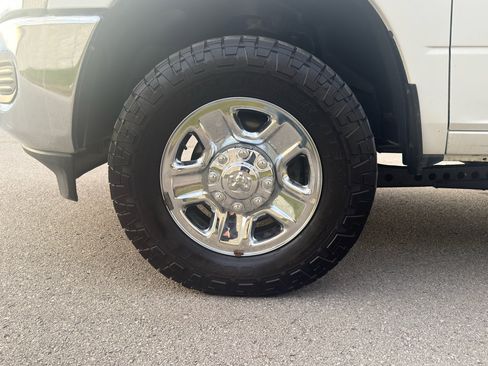 Used 2022 RAM 2500 Tradesman w/ Chrome Appearance Group image 8