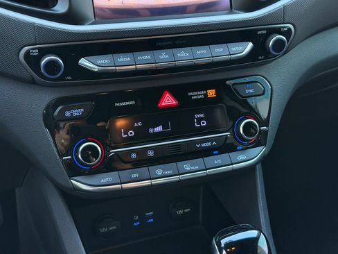 Used 2019 Hyundai Ioniq Blue FWD image 19