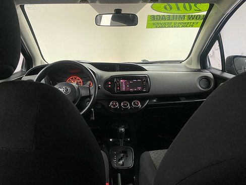 Used 2016 Toyota Yaris L image 21