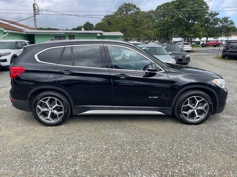 Used 2017 BMW X1 xDrive28i AWD/4WD image 9
