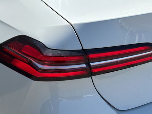 Used 2025 BMW 530i RWD image 35