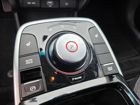 Used 2020 Kia Niro EX FWD image 17