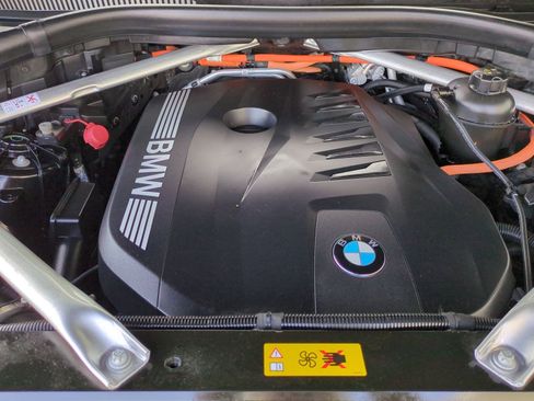 Used 2024 BMW X5 xDrive50e image 33