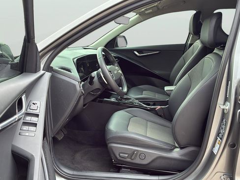 Certified 2025 Kia Niro EX FWD image 23