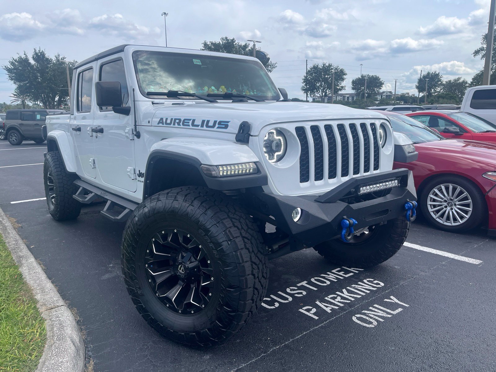 Used 2023 Jeep Gladiator Sport AWD/4WD image 1