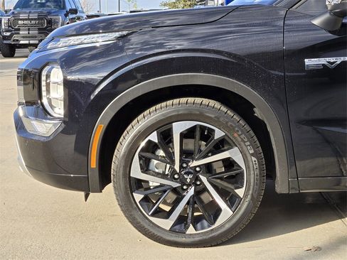 New 2025 Mitsubishi Outlander SEL image 5