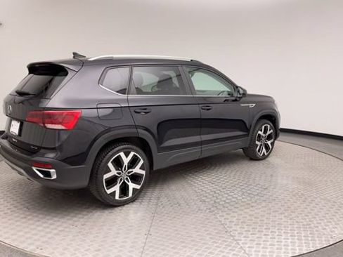 Used 2022 Volkswagen Taos SEL AWD/4WD image 2