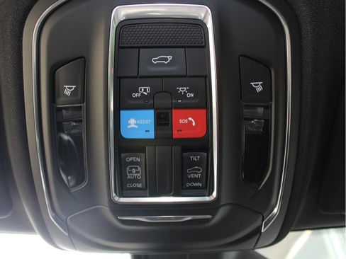 New 2025 Jeep Grand Cherokee Laredo X w/ Luxury Tech Group I image 22