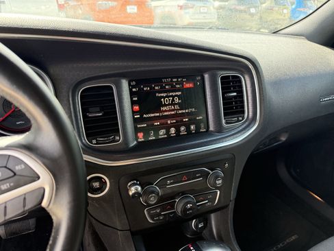 Used 2016 Dodge Charger SXT image 19