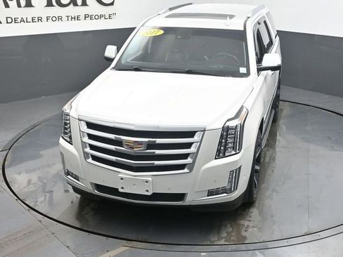 Used 2017 Cadillac Escalade Premium Luxury image 47