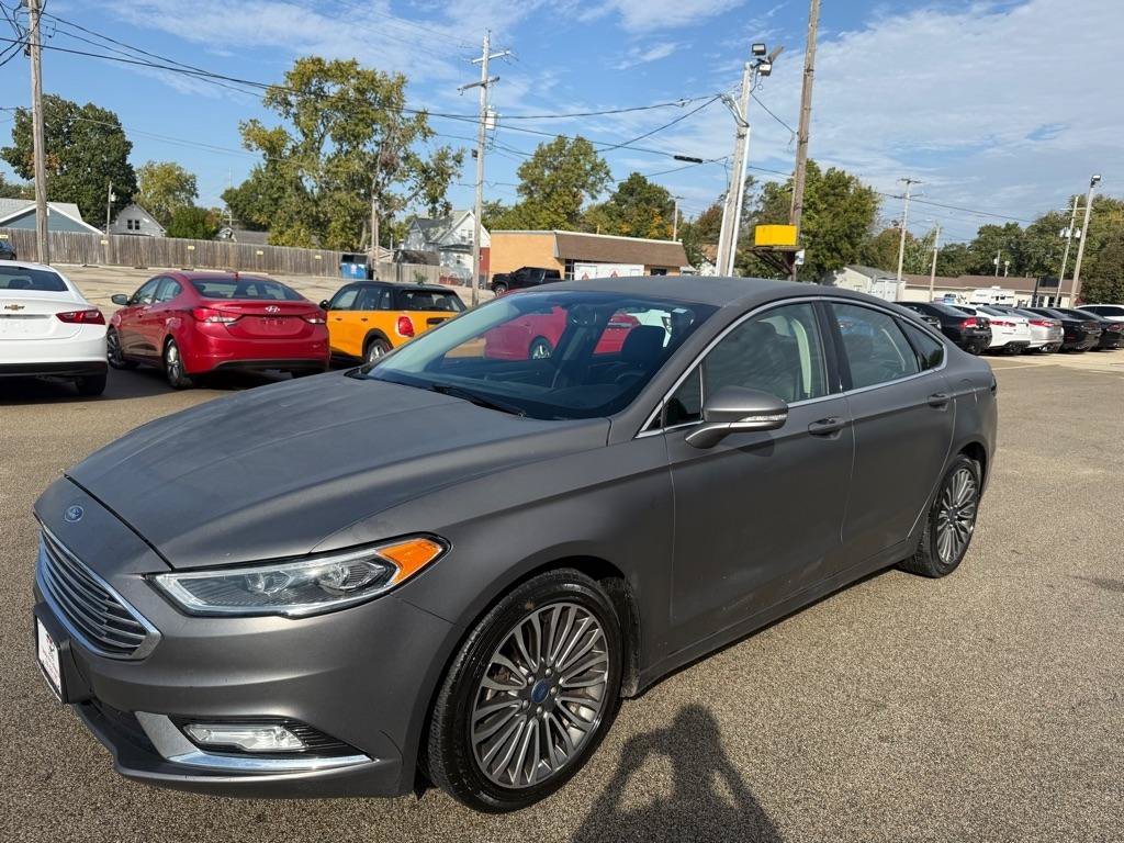 Used 2017 Ford Fusion SE w/ Fusion SE Technology Package FWD image 5