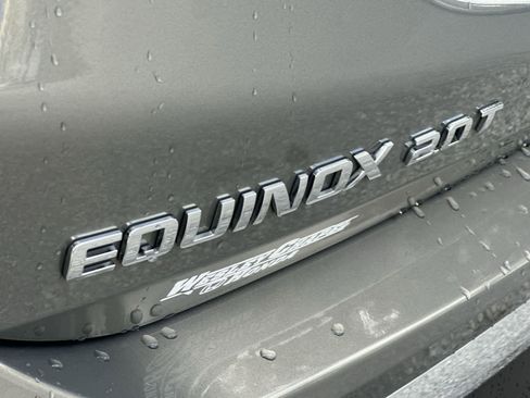 Used 2018 Chevrolet Equinox Premier FWD image 11