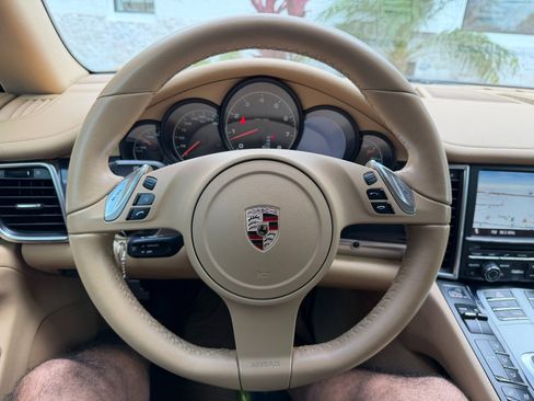 Used 2011 Porsche Panamera image 25