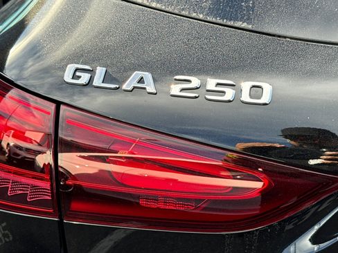 Used 2025 Mercedes-Benz GLA 250 image 14