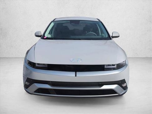 New 2026 Hyundai Ioniq 5 SE image 2