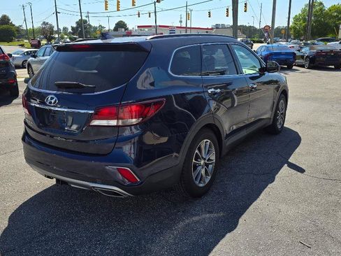 Used 2018 Hyundai Santa Fe SE FWD image 4