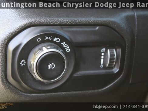 Used 2023 Jeep Wrangler Sport S image 12