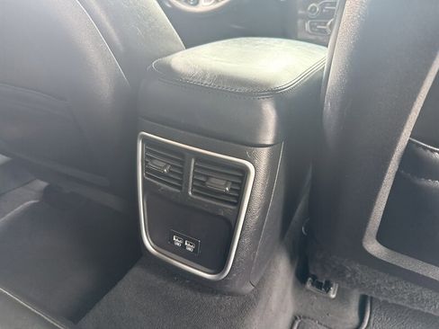 Used 2021 Chrysler 300 Touring L image 31