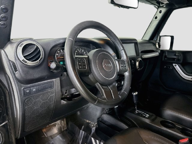 Used 2018 Jeep Wrangler Unlimited Rubicon w/ Cold Weather Group AWD/4WD image 22