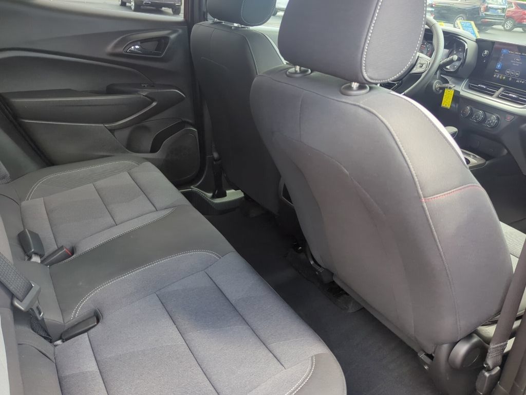 Certified 2024 Chevrolet Trax RS w/ Driver Confidence Package FWD image 15