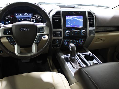 Used 2019 Ford F150 Lariat w/ Equipment Group 502A Luxury image 2