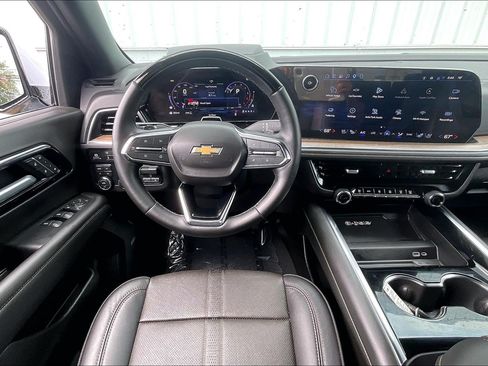 Used 2026 Chevrolet Tahoe High Country AWD/4WD image 6