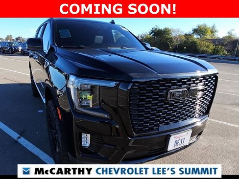 Used 2023 GMC Yukon Denali w/ Denali Reserve Package image 2