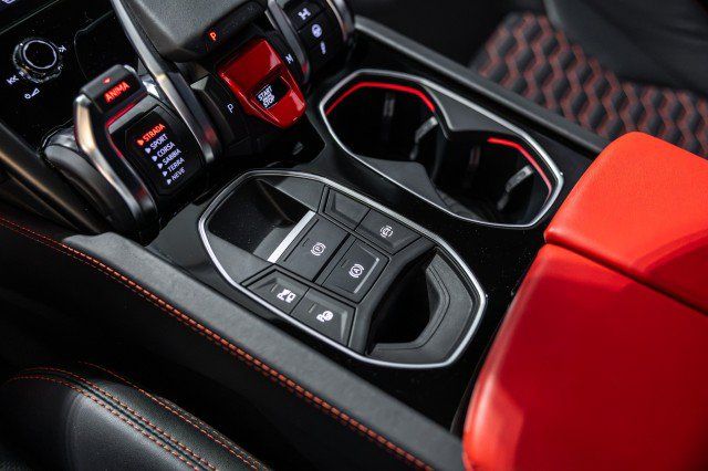 Used 2022 Lamborghini Urus AWD/4WD image 45