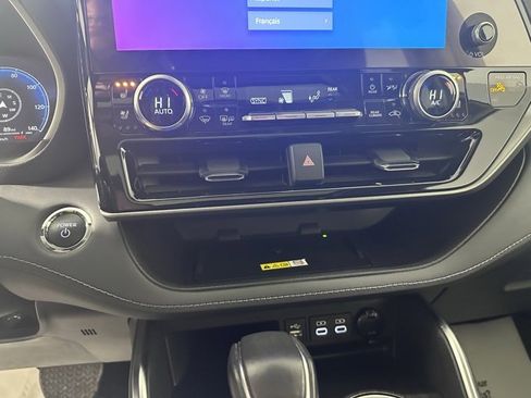 Used 2023 Toyota Highlander Limited image 30