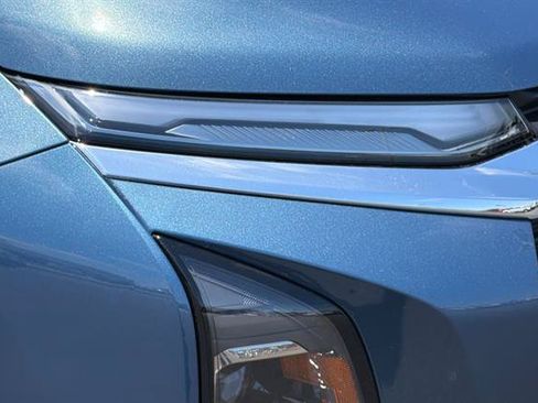 New 2026 Chevrolet Equinox LT w/ Convenience Package II FWD image 29