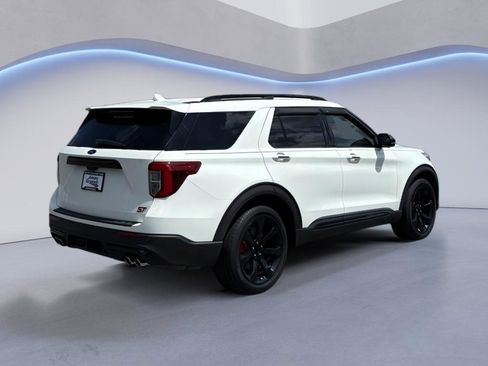 Used 2020 Ford Explorer ST w/ ST Street Pack image 6