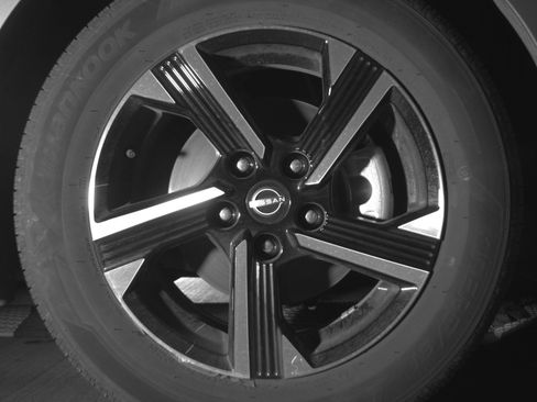 Used 2025 Nissan Sentra SV FWD image 13