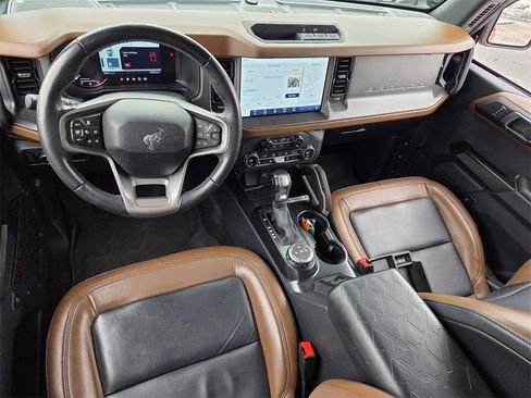 Used 2024 Ford Bronco Outer Banks image 10