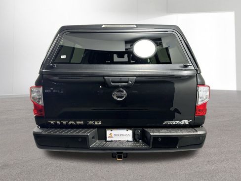 Used 2019 Nissan Titan PRO-4X image 32