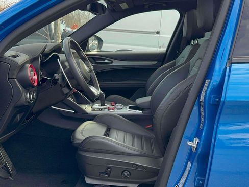 Used 2023 Alfa Romeo Stelvio Veloce image 14