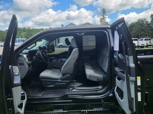 Used 2023 Ford F250 XLT w/ XLT Premium Package AWD/4WD image 12