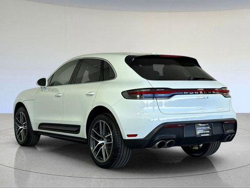 Certified 2024 Porsche Macan S AWD/4WD image 3