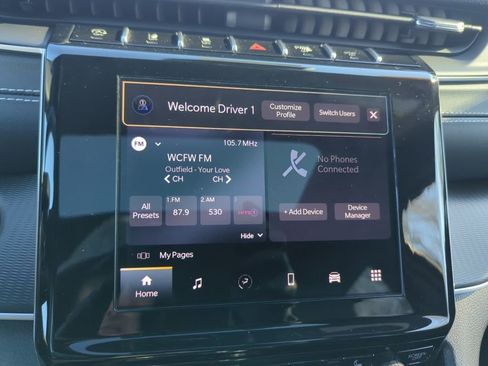 Used 2025 Jeep Grand Cherokee Altitude image 16