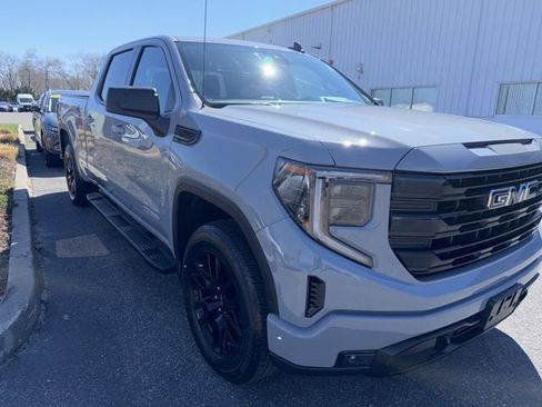 Used 2024 GMC Sierra 1500 Elevation w/ LPO, Elevation Black Package image 2