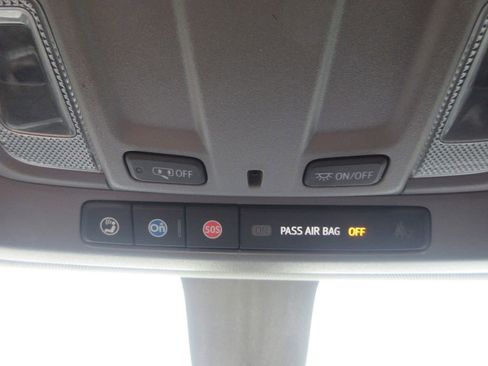 Certified 2022 Chevrolet Silverado 2500 LT w/ Convenience Package image 37